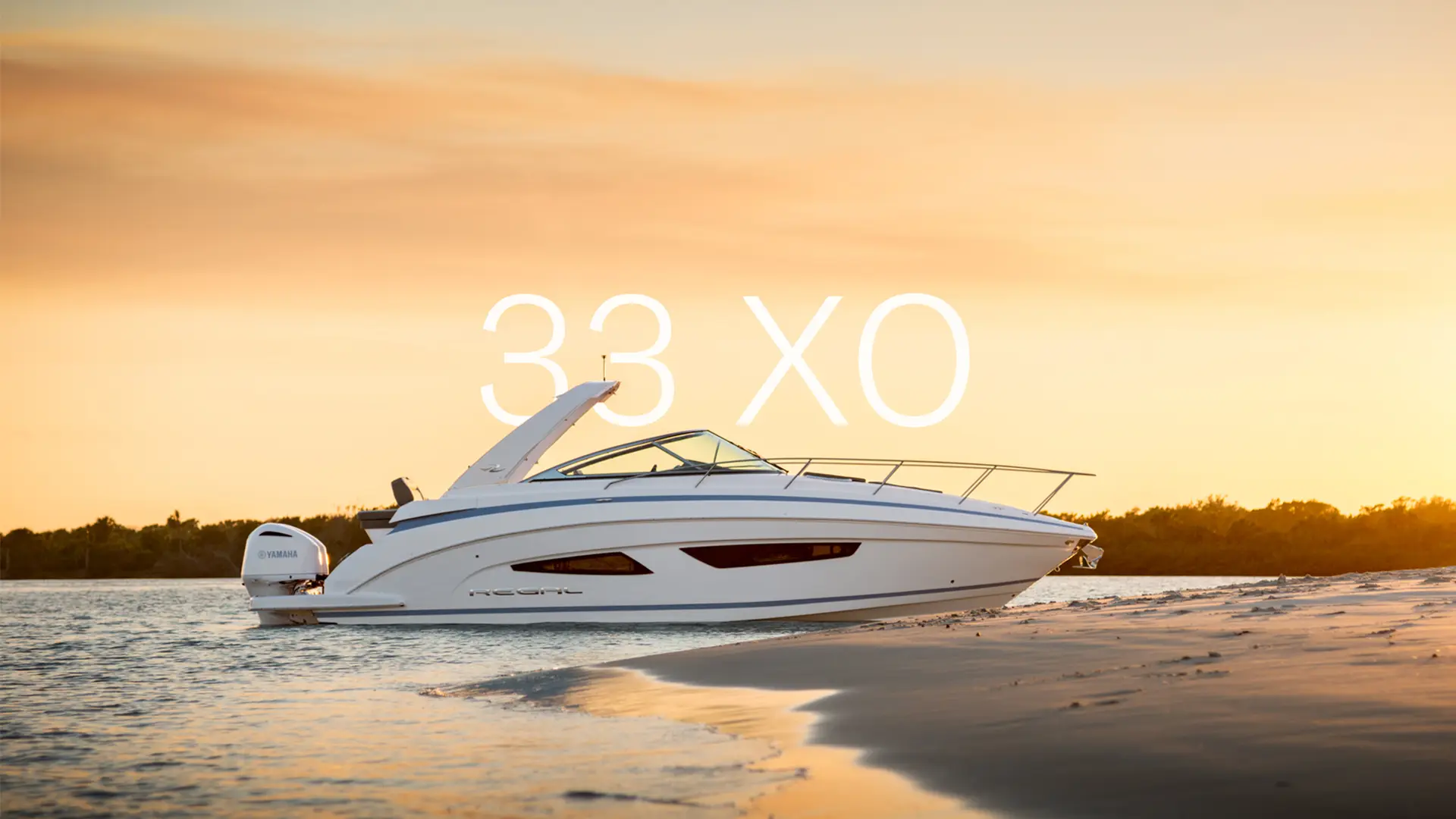 Regal 33 XO underway