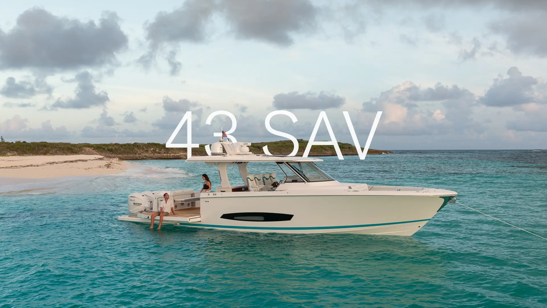 Regal 43 SAV underway