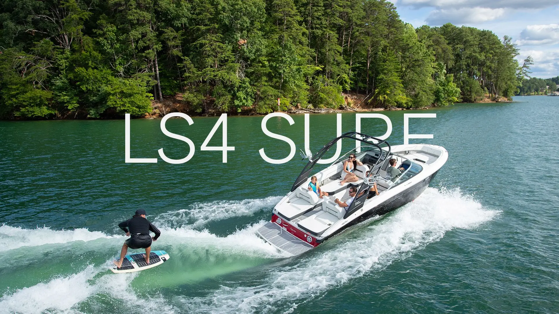 Regal LS4 Surf underway
